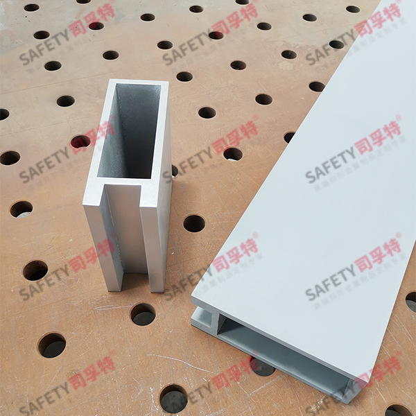 凹形幕墙氟碳喷涂精制钢型材(图5) 凹形幕墙氟碳喷涂精制钢型材(图5)