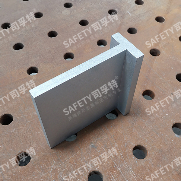 幕墙氟碳喷涂T型焊接精制钢型材(图1) 幕墙氟碳喷涂T型焊接精制钢型材(图1)